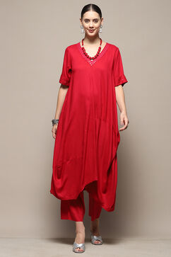 Burgundy Asymmetric Solid Kurta Set image number 6