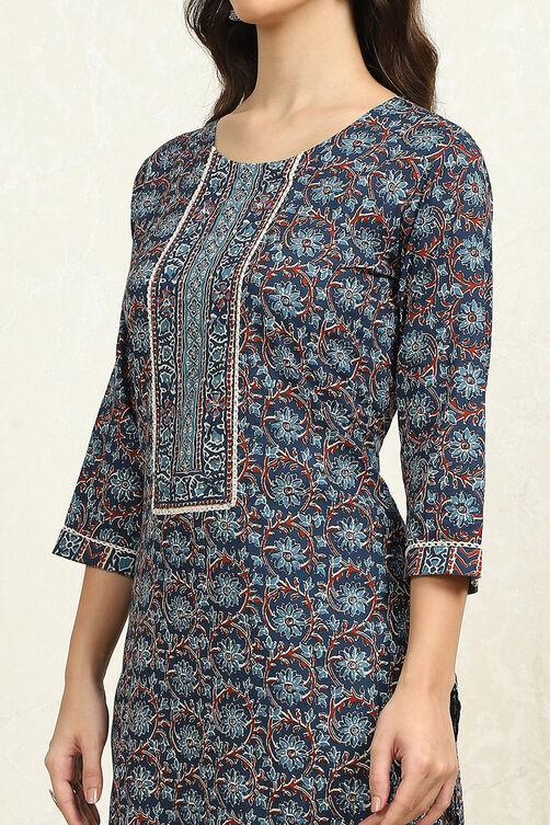 Blue Cotton Floral Printed Unstitched Suit Set image number 2