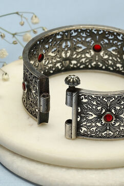 Oxidised-Red Brass Bangles image number 4