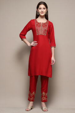 Red Rayon Straight Kurta Pant 2 Piece Set image number 6