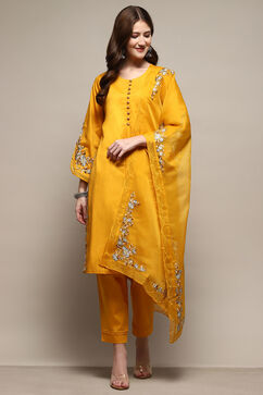 Yellow Cotton Straight Embroidered Kurta Slim Pant Suit Set image number 7