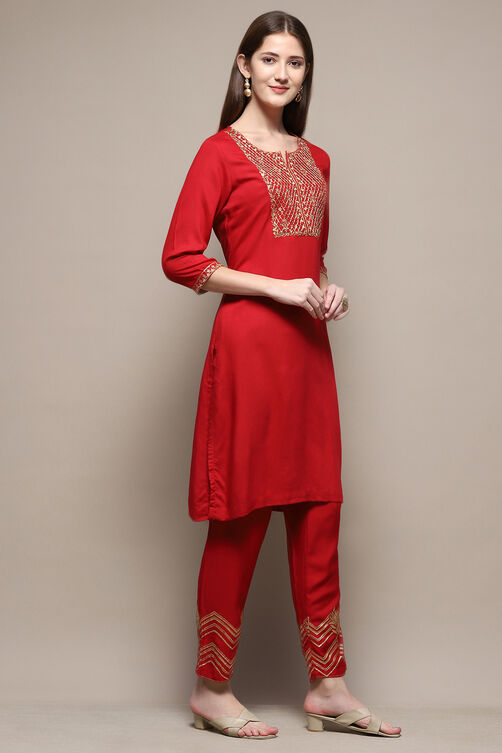 Red Rayon Straight Kurta Pant 2 Piece Set image number 5