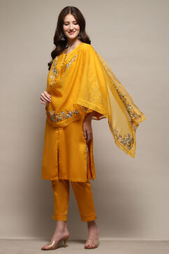 Yellow Cotton Straight Embroidered Kurta Slim Pant Suit Set image number 0