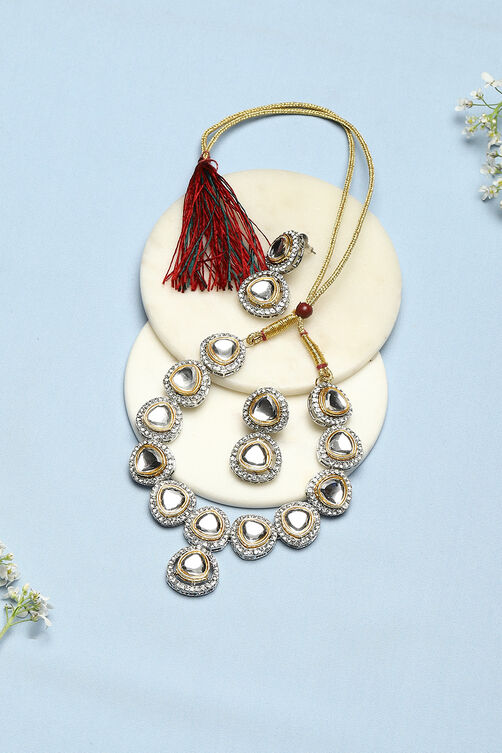 White Brass Necklace Set image number 2