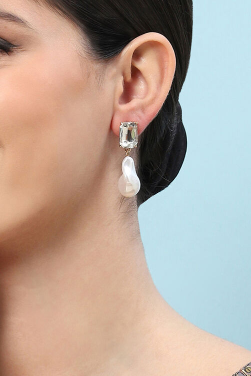 White Alloy Earrings image number 1