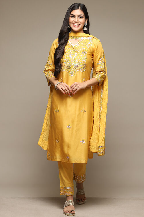 Yellow Straight Kurta Pants Suit Set image number 7