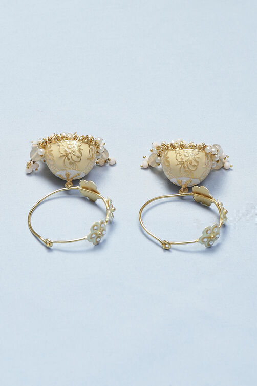Cream Brass Earrings image number 2