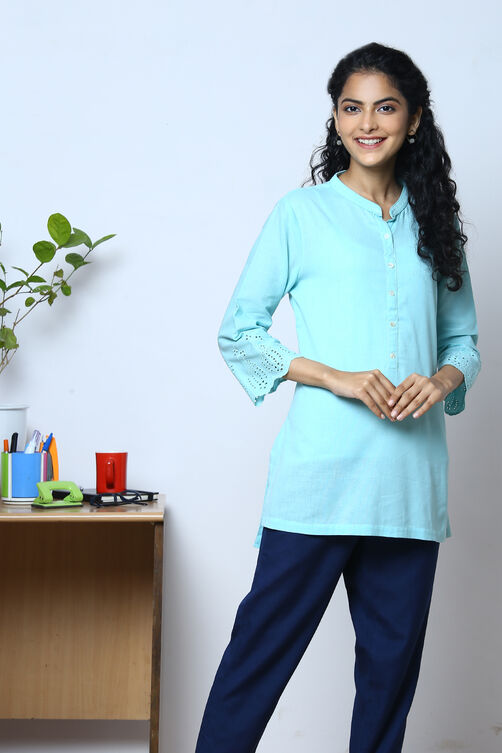 Mint Cotton Flax Short Solid Kurti image number 4