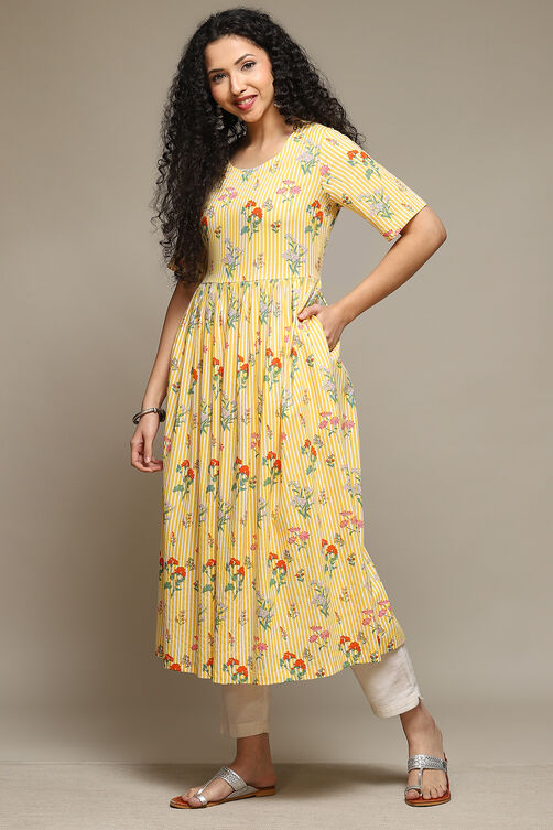 Natural Rayon Straight Printed Kurta image number 2