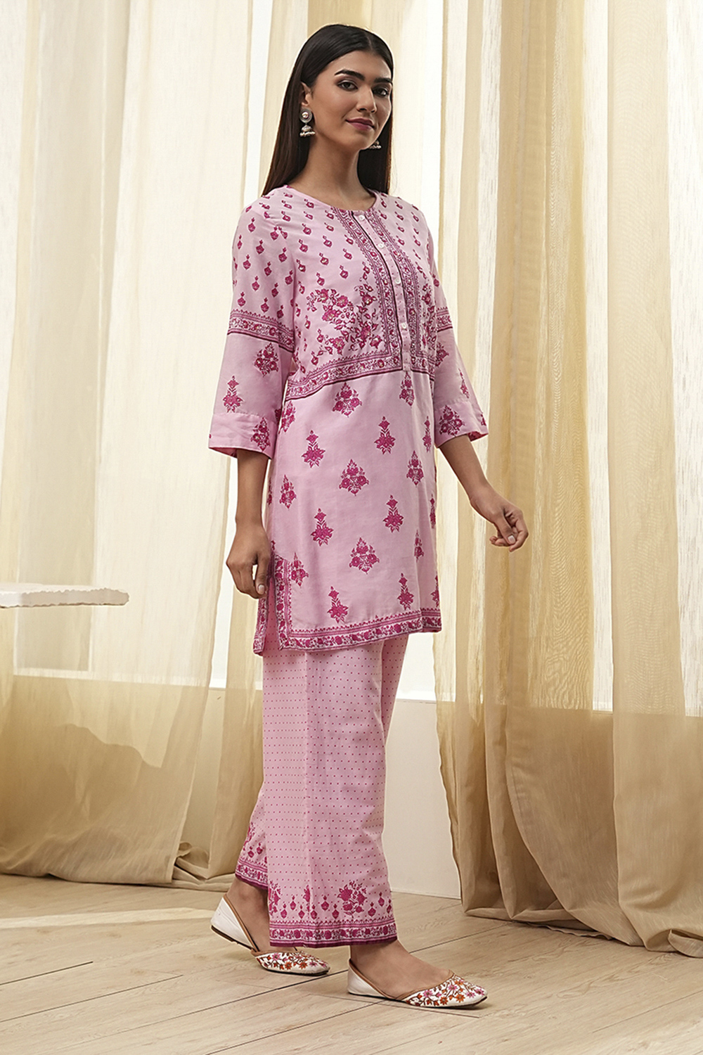 Light Pink Cotton Floral Straight Kurta Set image number 6