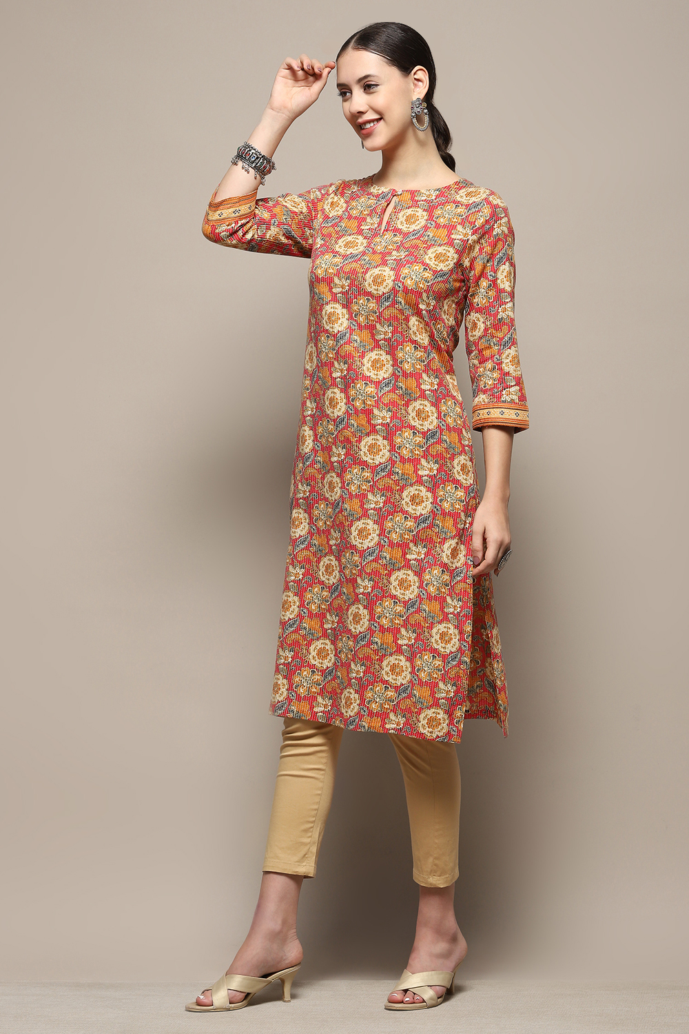 Pink Cotton Floral Printed Straight Kurta image number 2