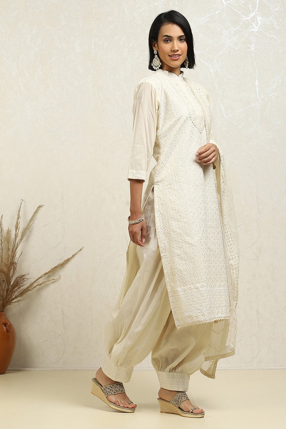 White Cotton Blend Handloom Unstitched Suit Set image number 6