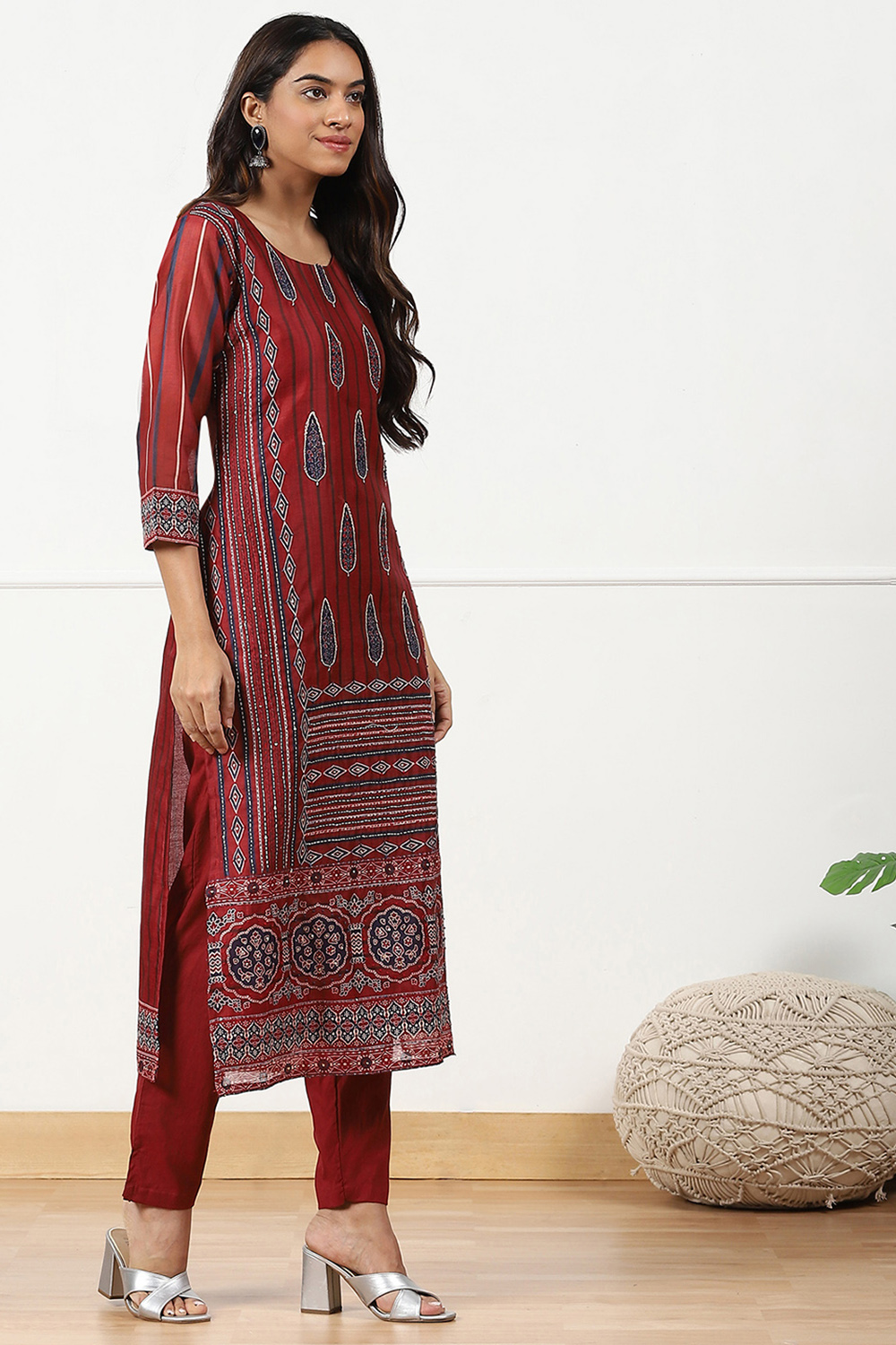 Maroon Chanderi Printed  Embroidered Unstitched Suit Set image number 5