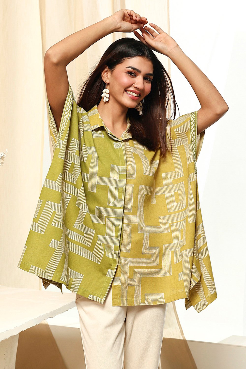 Green Geometric Printed Kaftan-Style Shirt image number 6