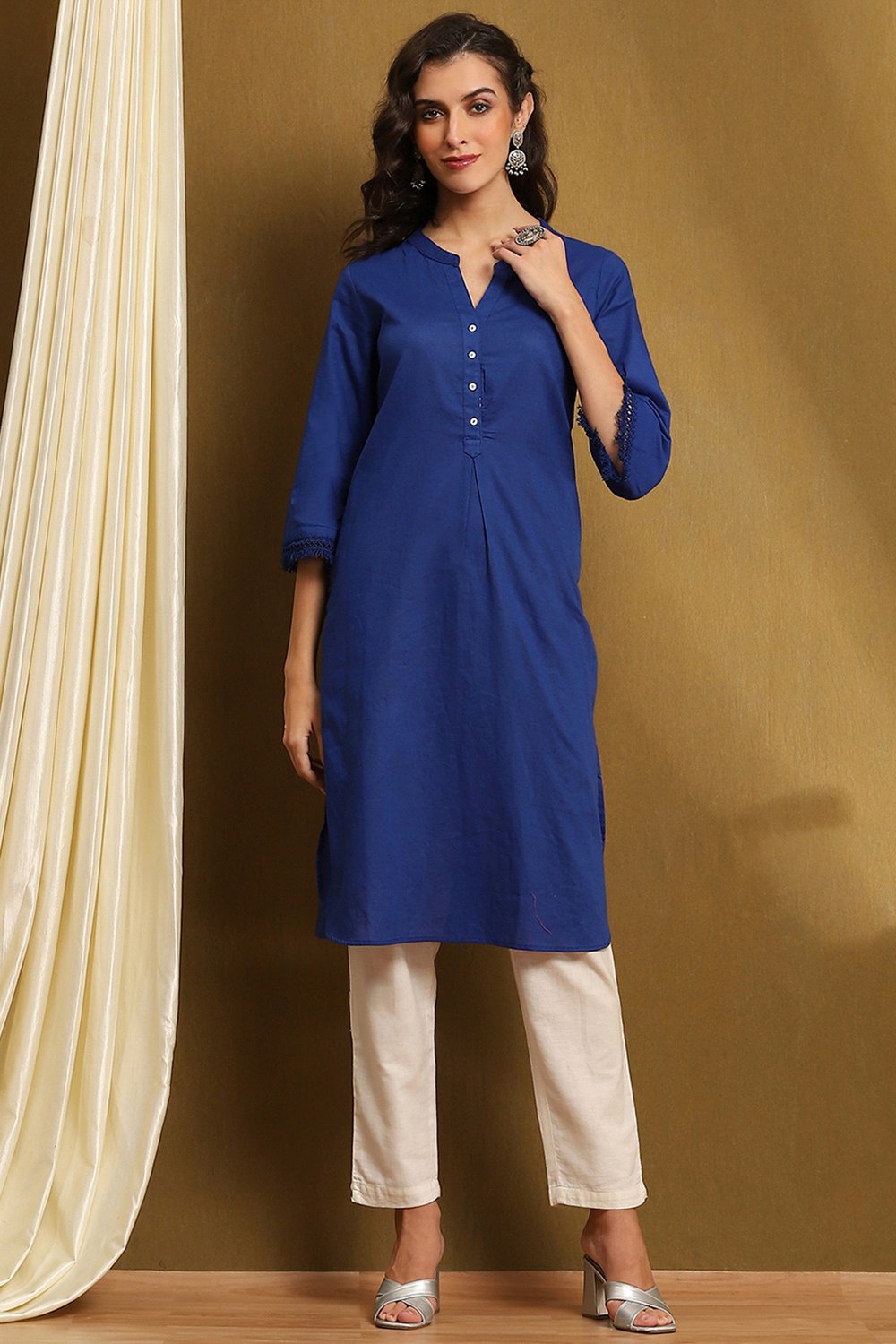 Indigo Cotton Blend Solid Straight Kurta image number 5