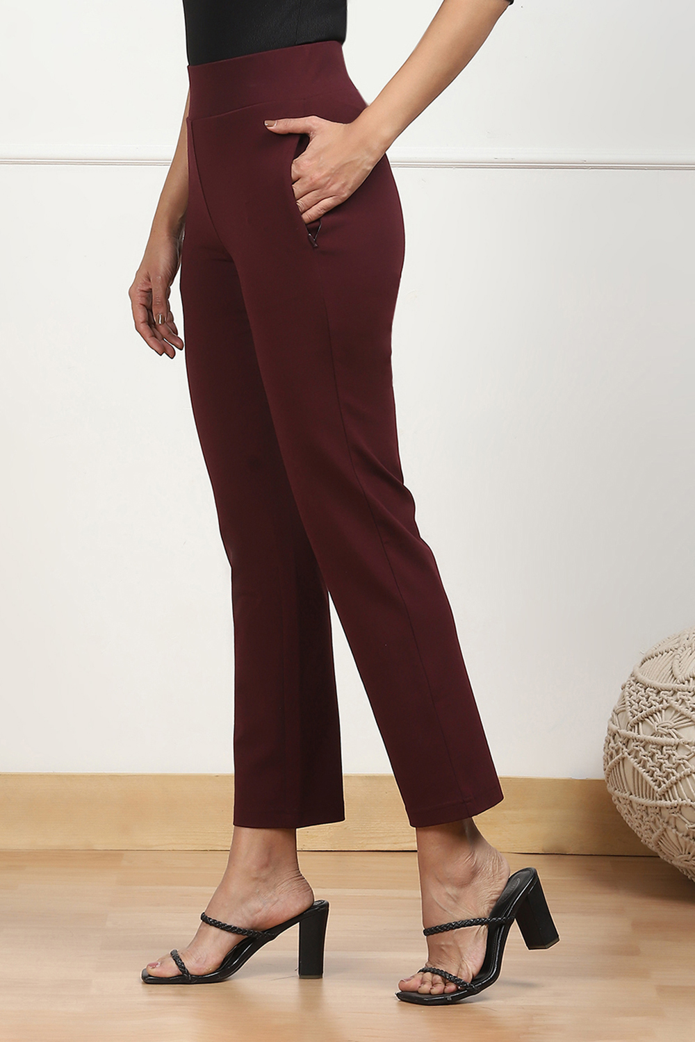 Burgundy Solid Stretchable Slim Fit Pants image number 2