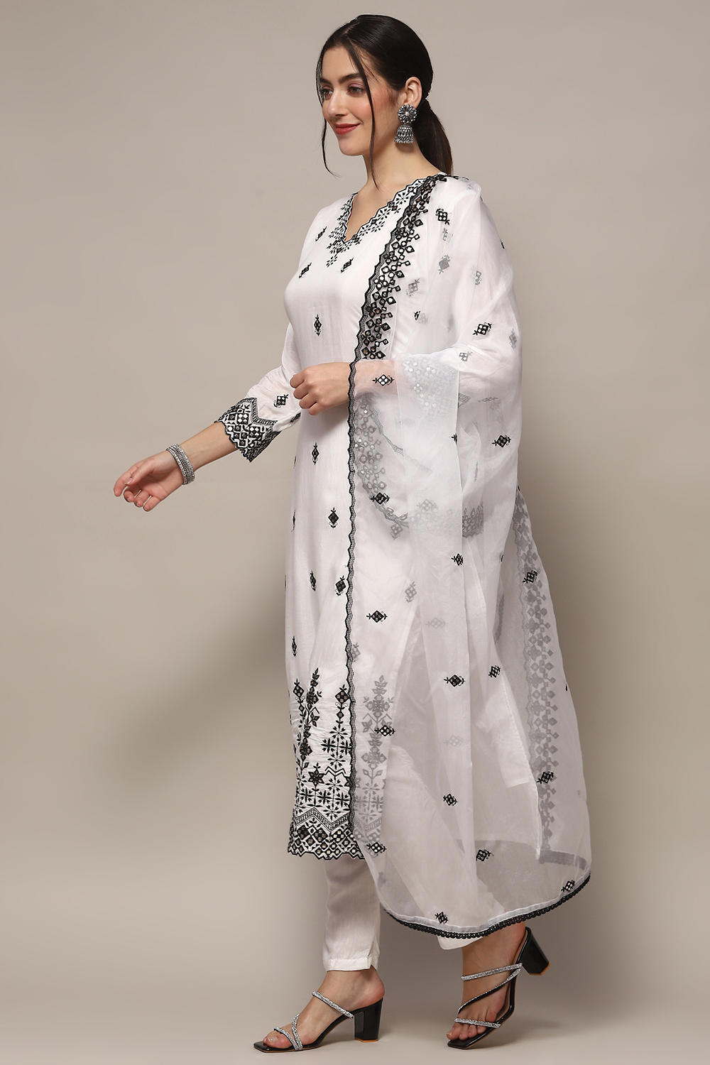 Off White Muslin Unstitched Suit set image number 5