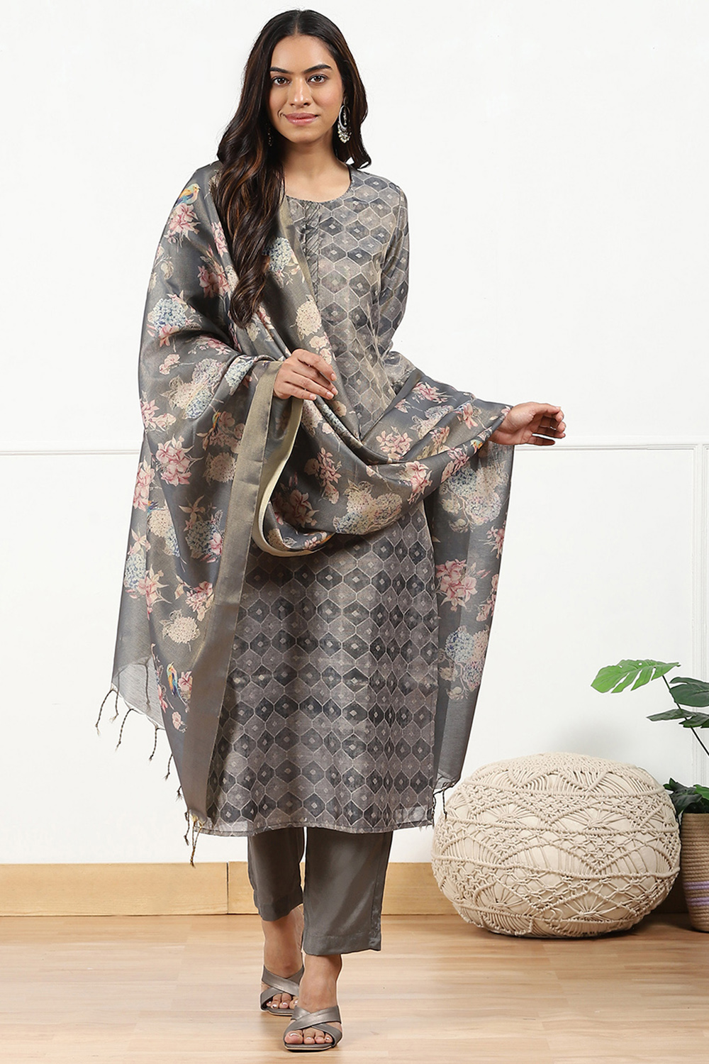 Grey Linen Blend Digital Print Unstitched Suit Set image number 5