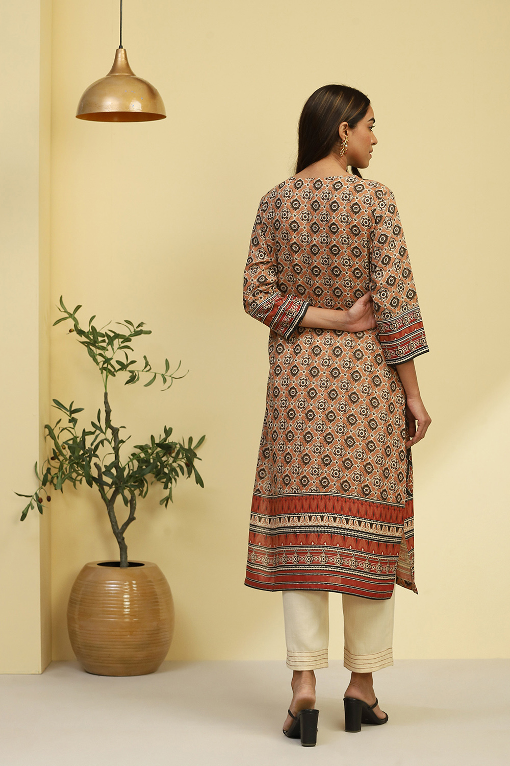 Green Ethnic Motifs Printed Straight Kurta image number 3