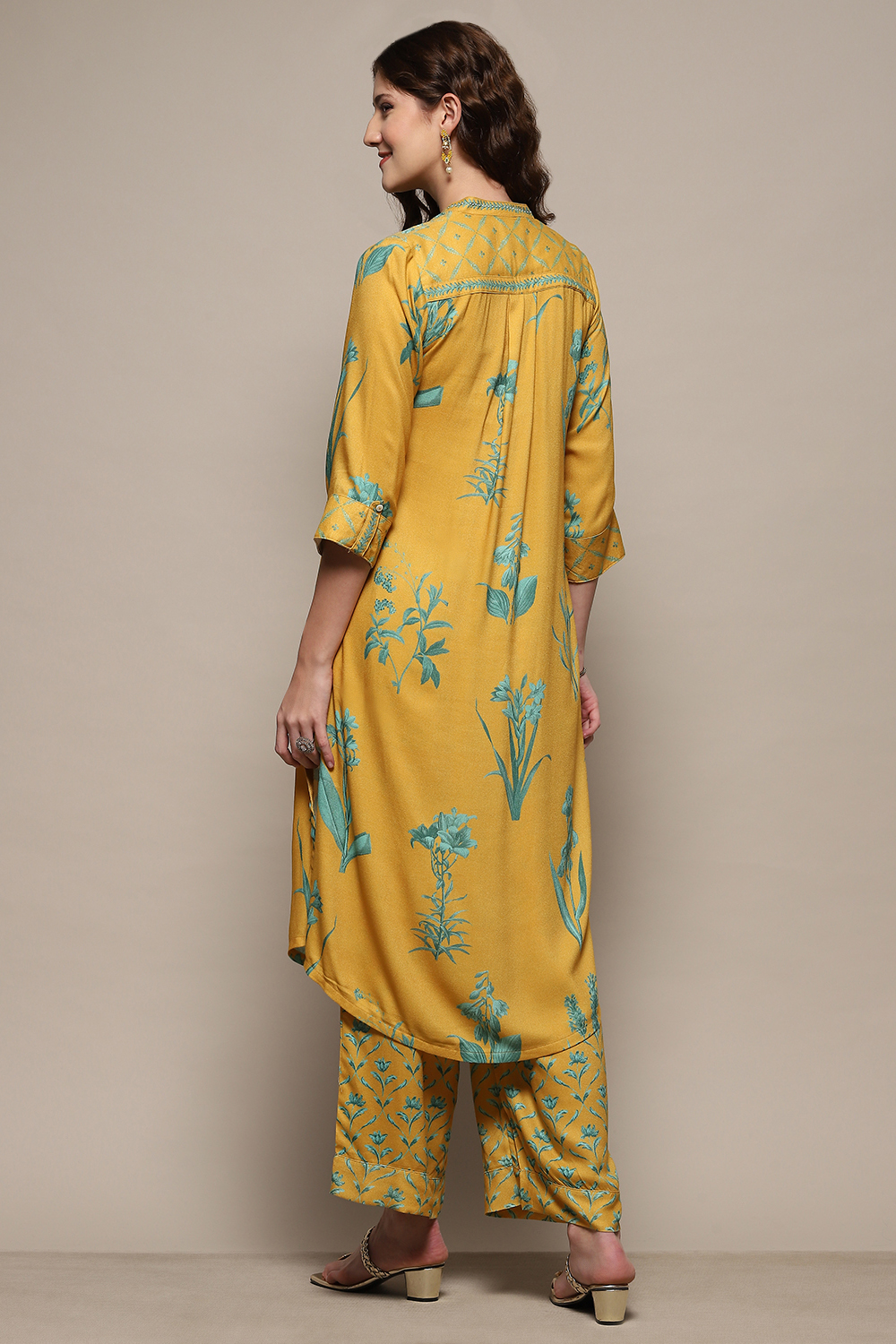 Mustard Rayon Straight Kurta Set image number 4