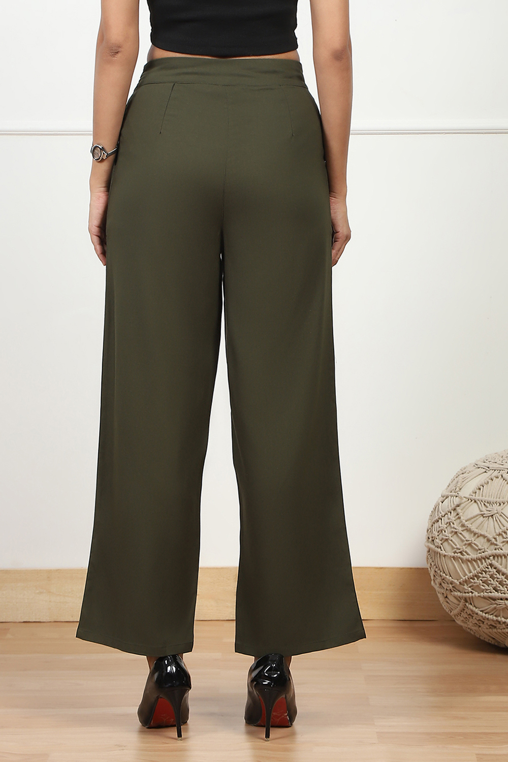 Beige Solid Stretchable Relaxed Fit Pants image number 5