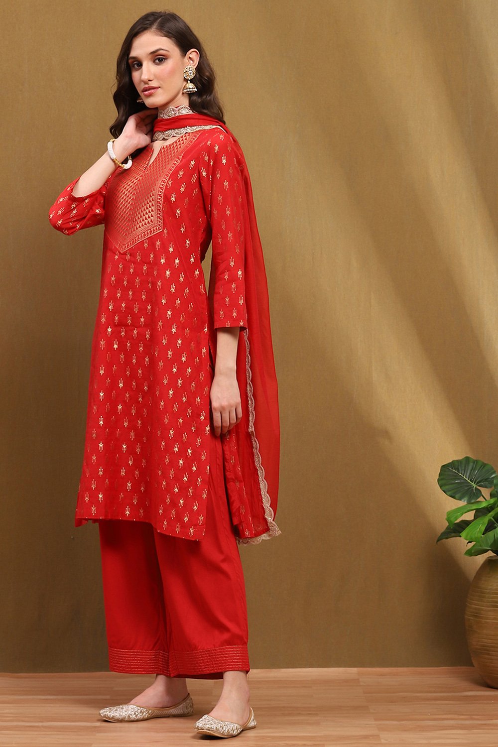 Red Yarn-Dyed Brocade Festive Straight Suit Set image number 3