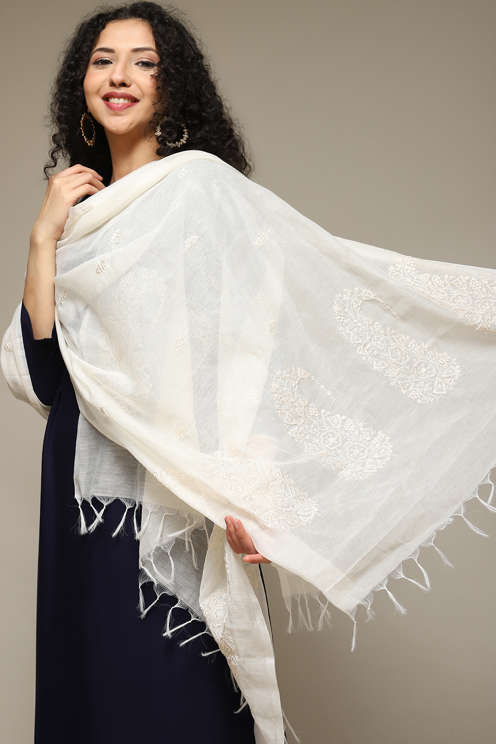 Off White Cotton Blend Yarndyed Dupatta image number 1