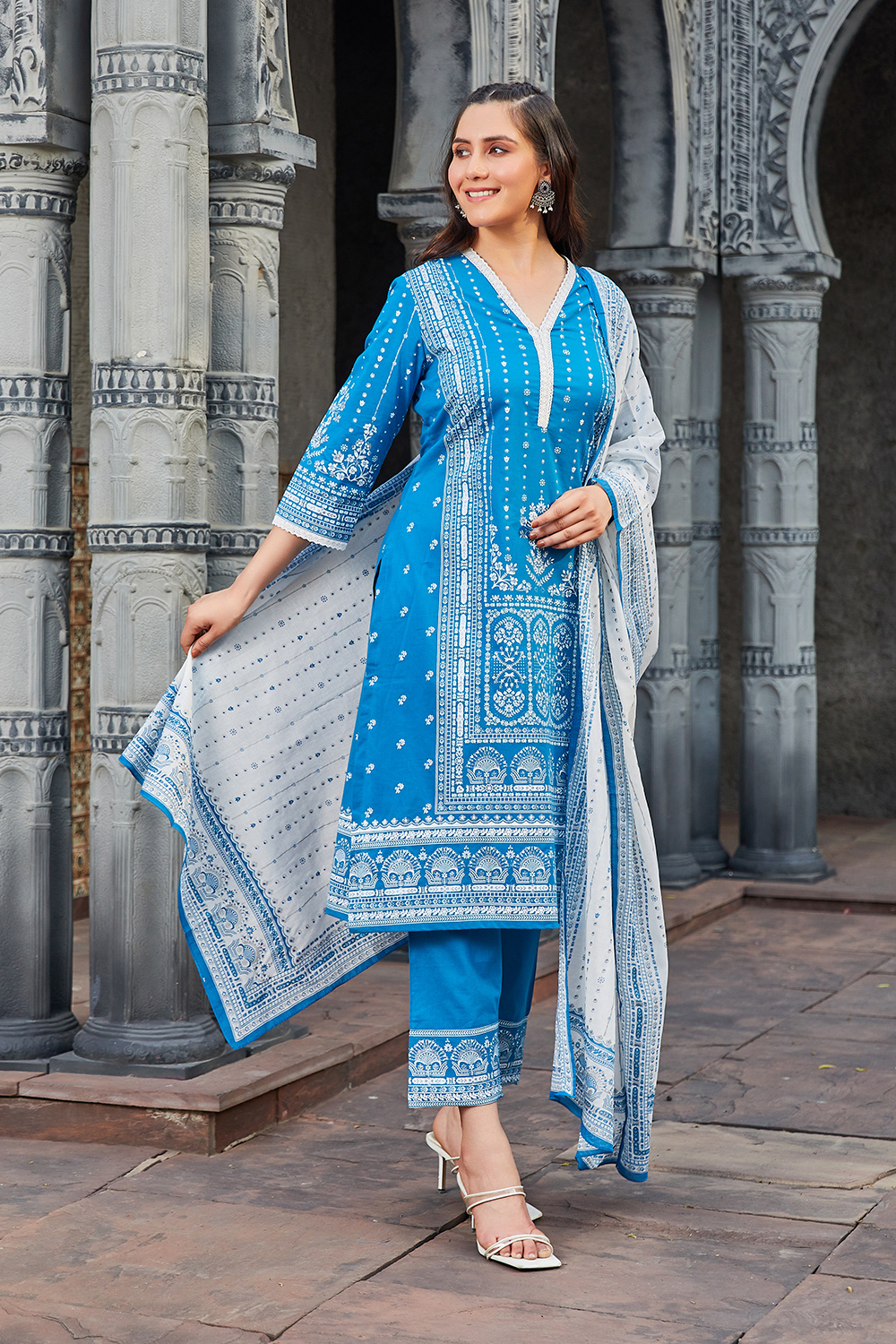 Blue Cotton Printed Straight Kurta & Pants Suit Set image number 5