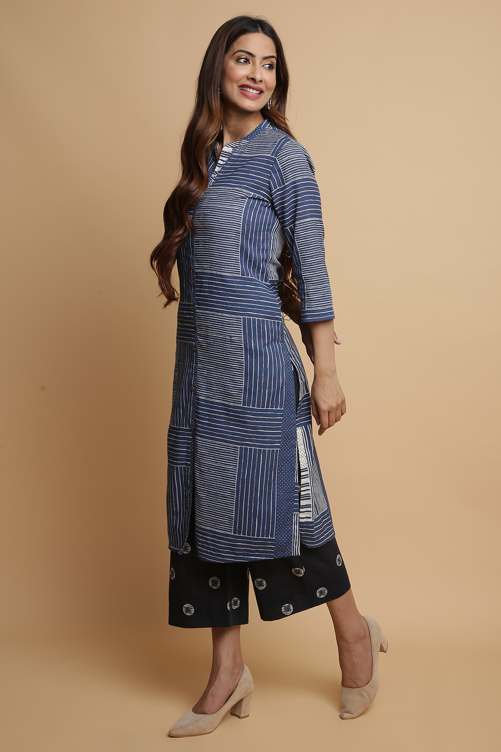 Blue Cotton Blend Straight Kurta Pants Suit Set image number 3