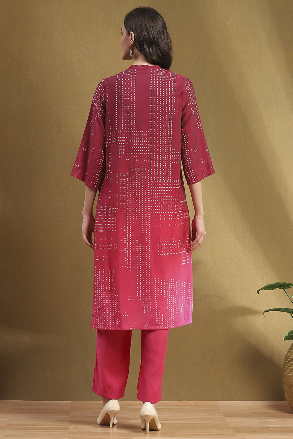 Pink Viscose Blend Straight Set image number 4