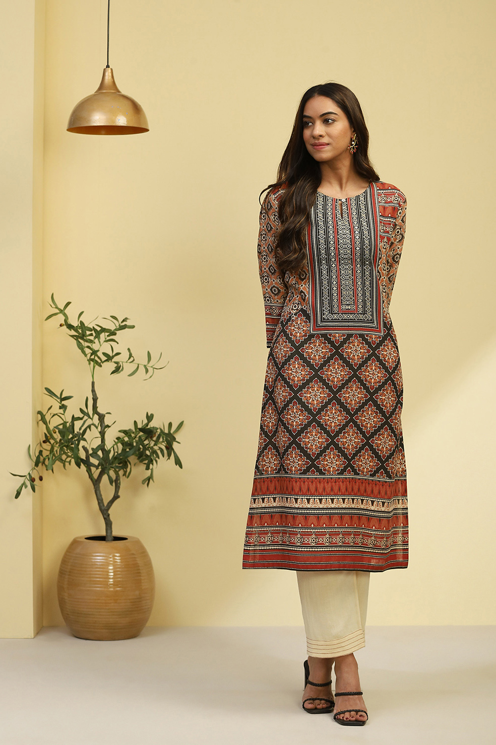 Green Ethnic Motifs Printed Straight Kurta image number 0