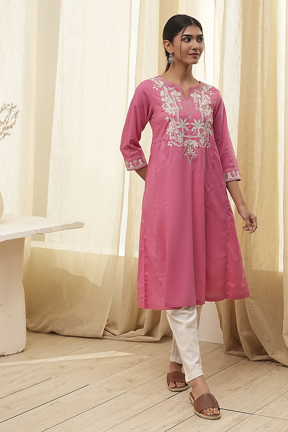 Pink Cotton Relaxed Embroidered Kurta image number 5