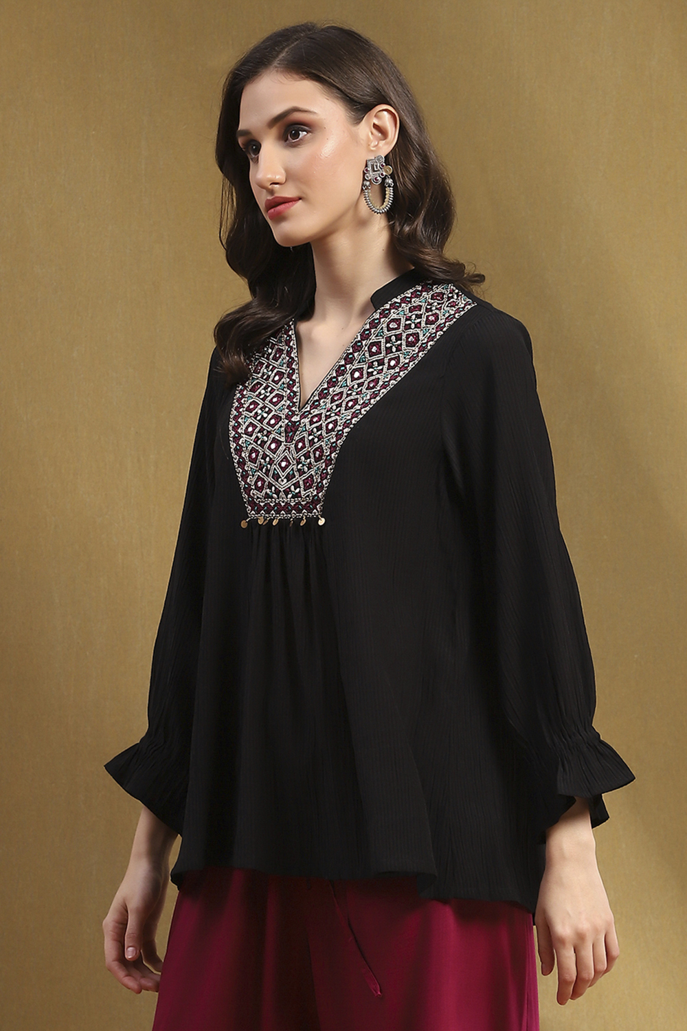 Black Embroidered A-Line Kurti image number 2