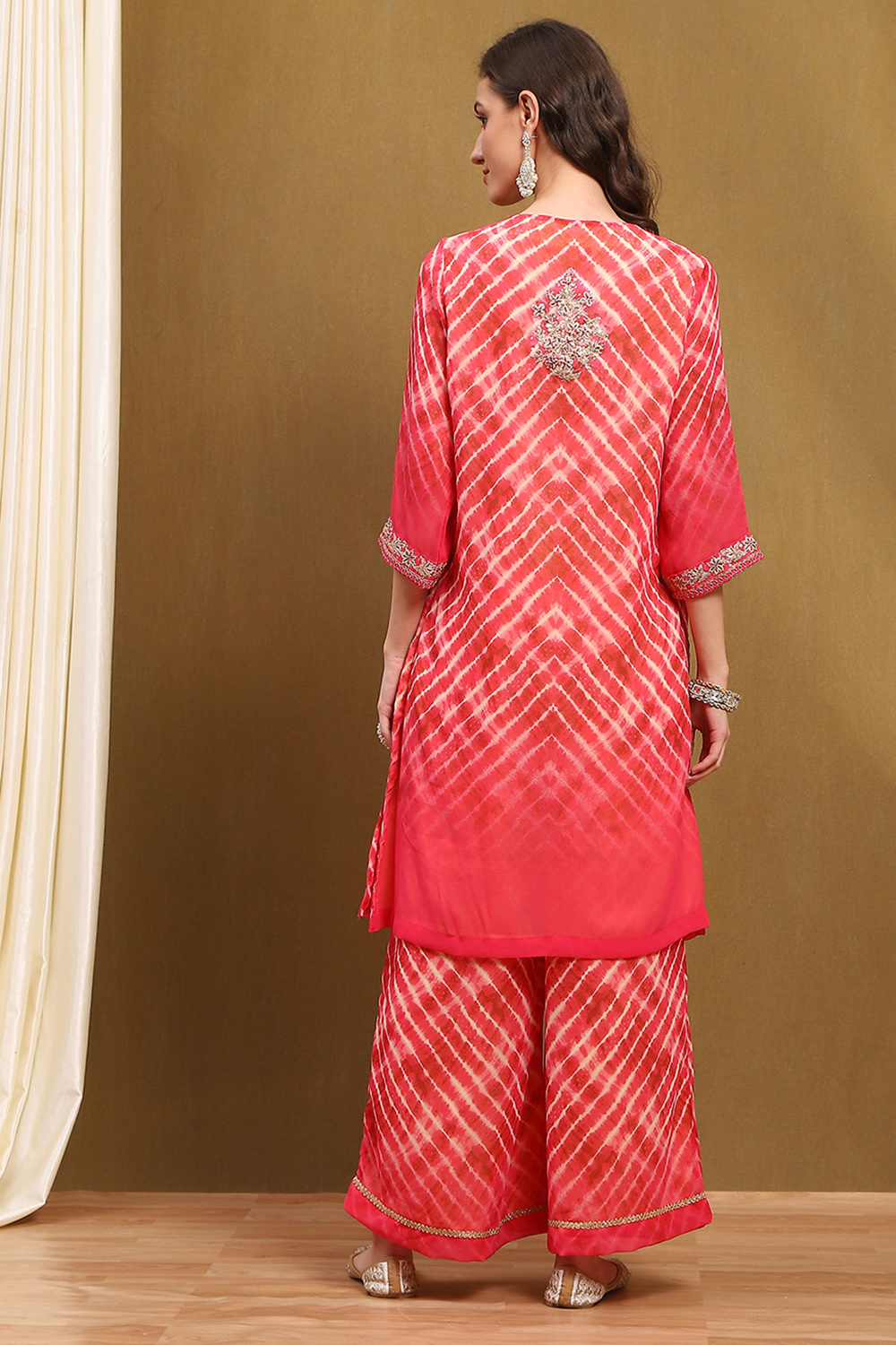 Pink Georgette Printed Festive Straight Suit Set image number 4