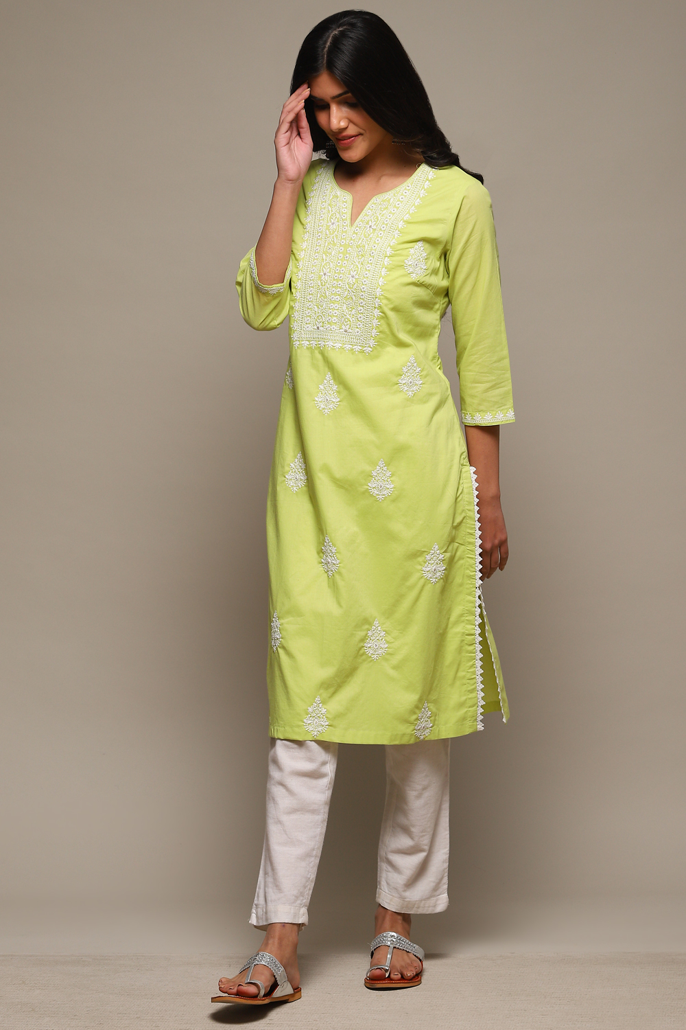 Sea Green Cotton Straight Embroidered Kurta image number 2