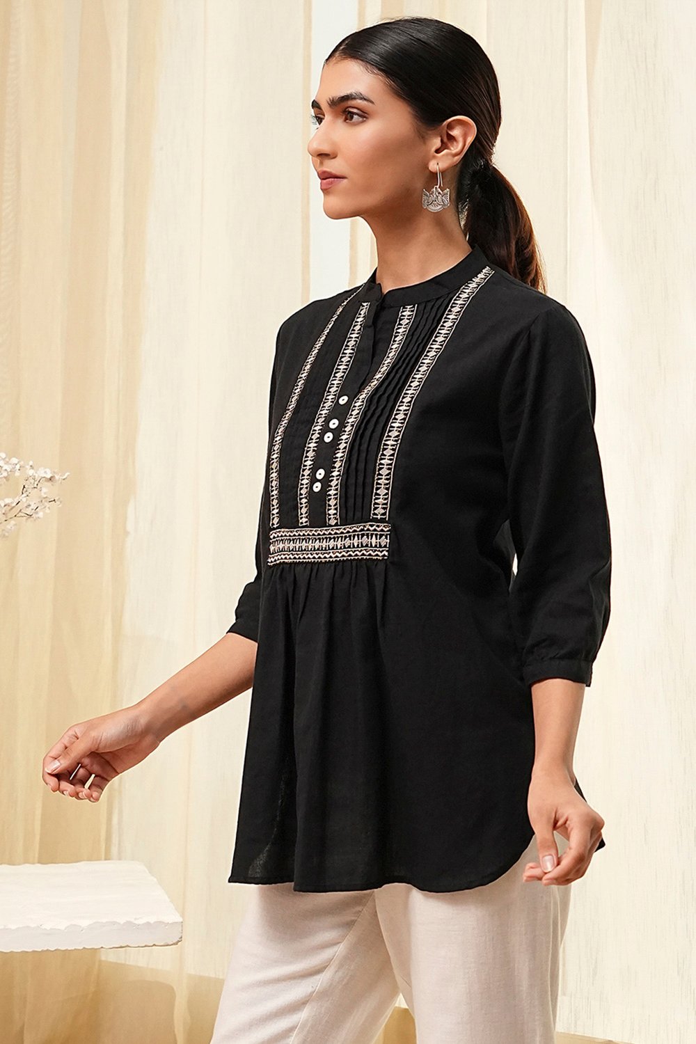 Black Cotton Yarn-Dyed Short Straight Kurta image number 2