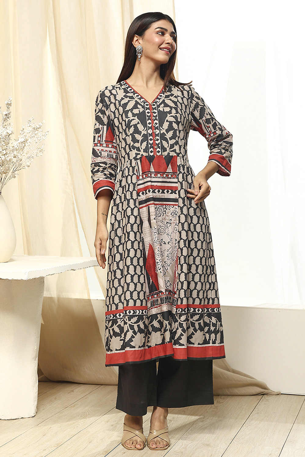 Black and Beige Cotton Printed A-Line Kurta Set image number 3