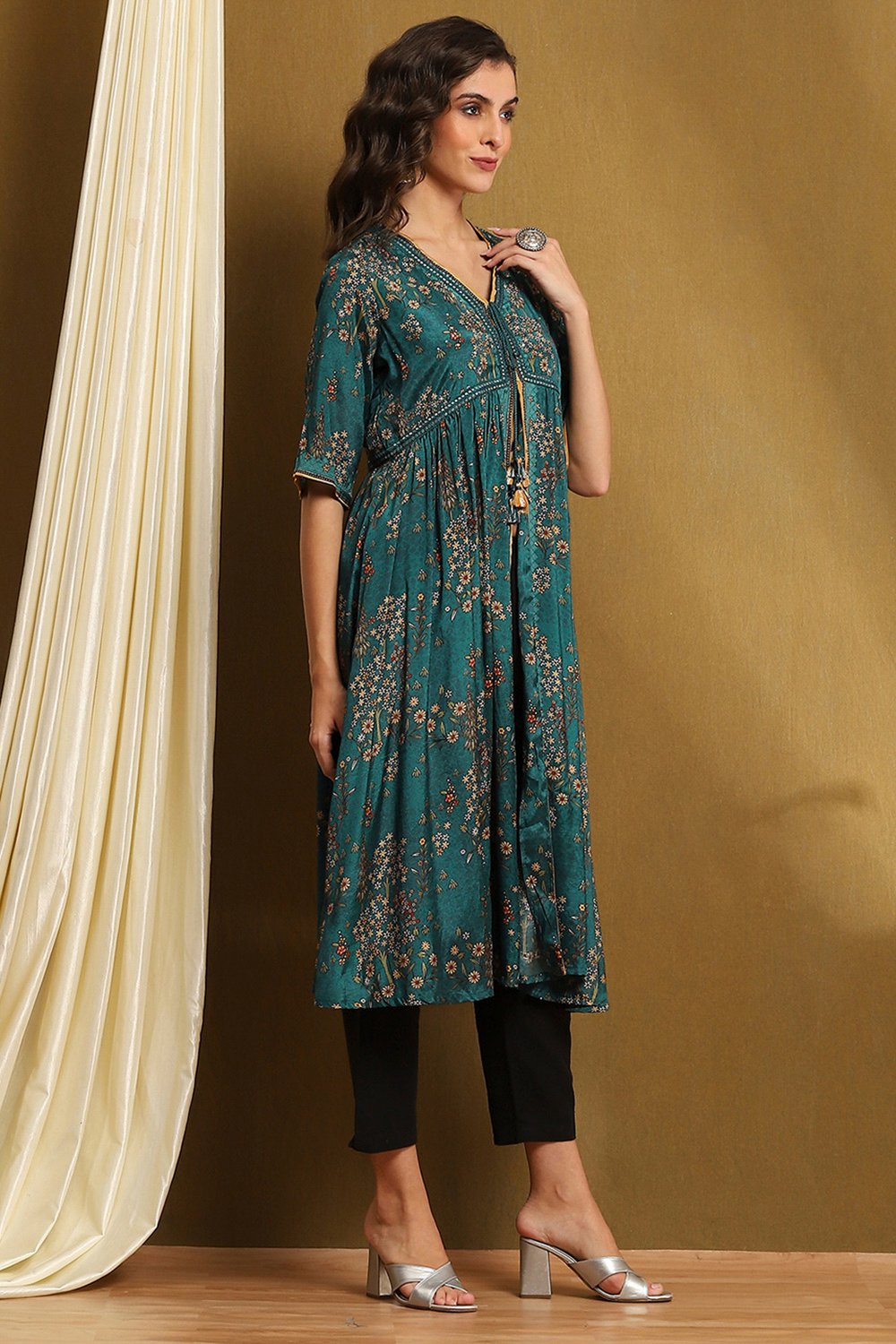 Teal Green Shantoon Flared Kurta image number 4