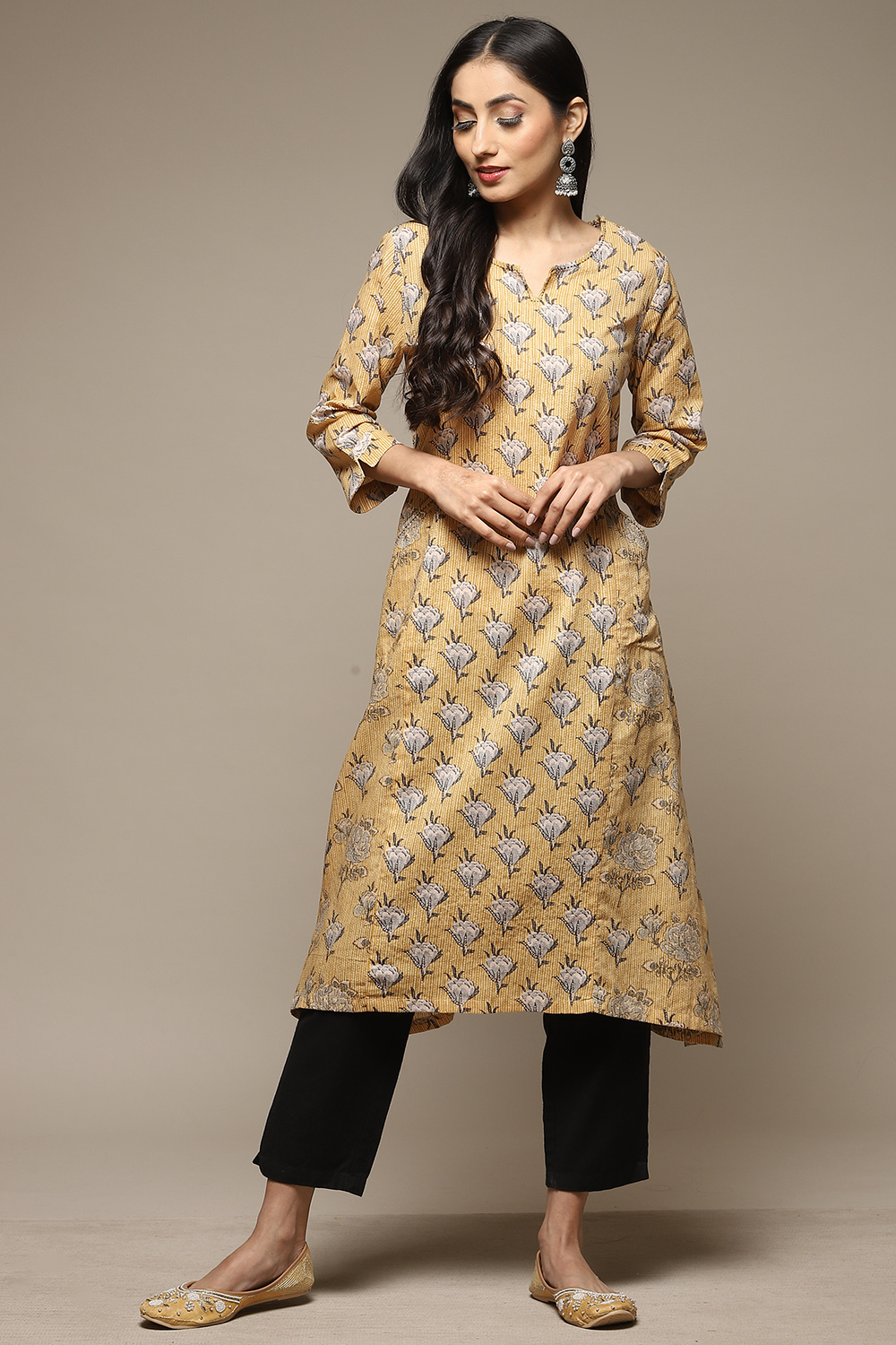 Yellow Carbon Cotton Straight Printed Kurta image number 0