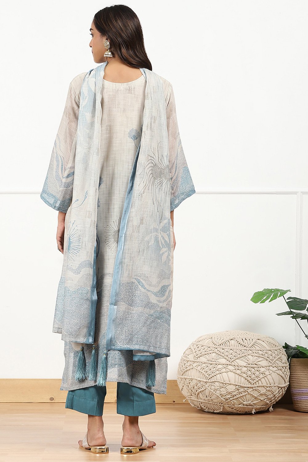 Teal Linen Printed  Embroidered Unstitched Suit Set image number 3