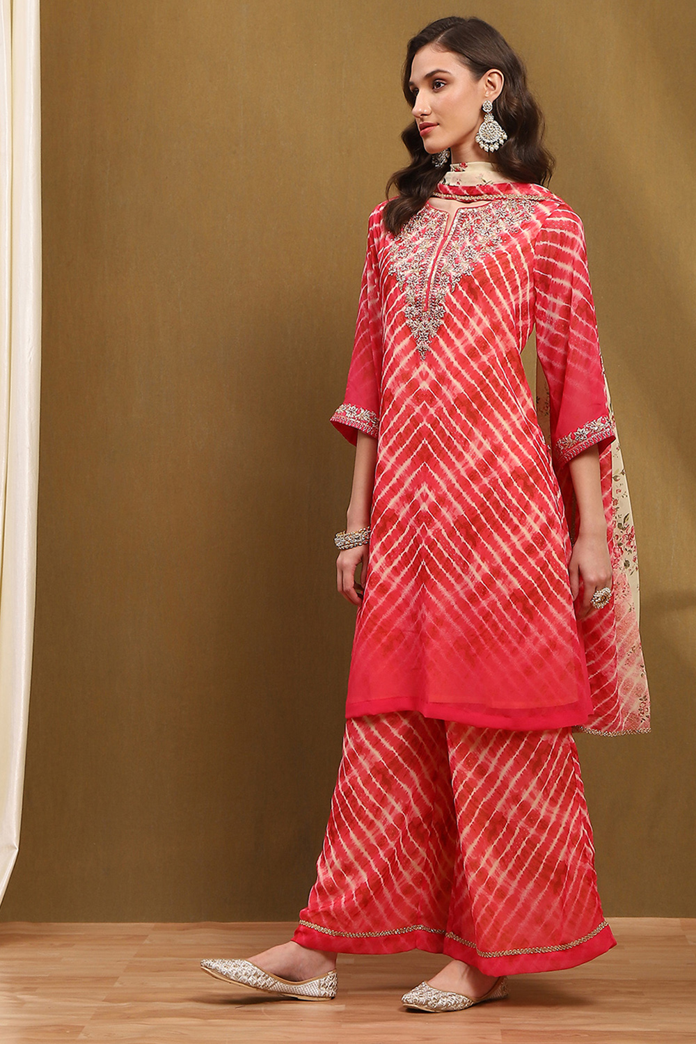 Pink Georgette Printed Festive Straight Suit Set image number 3