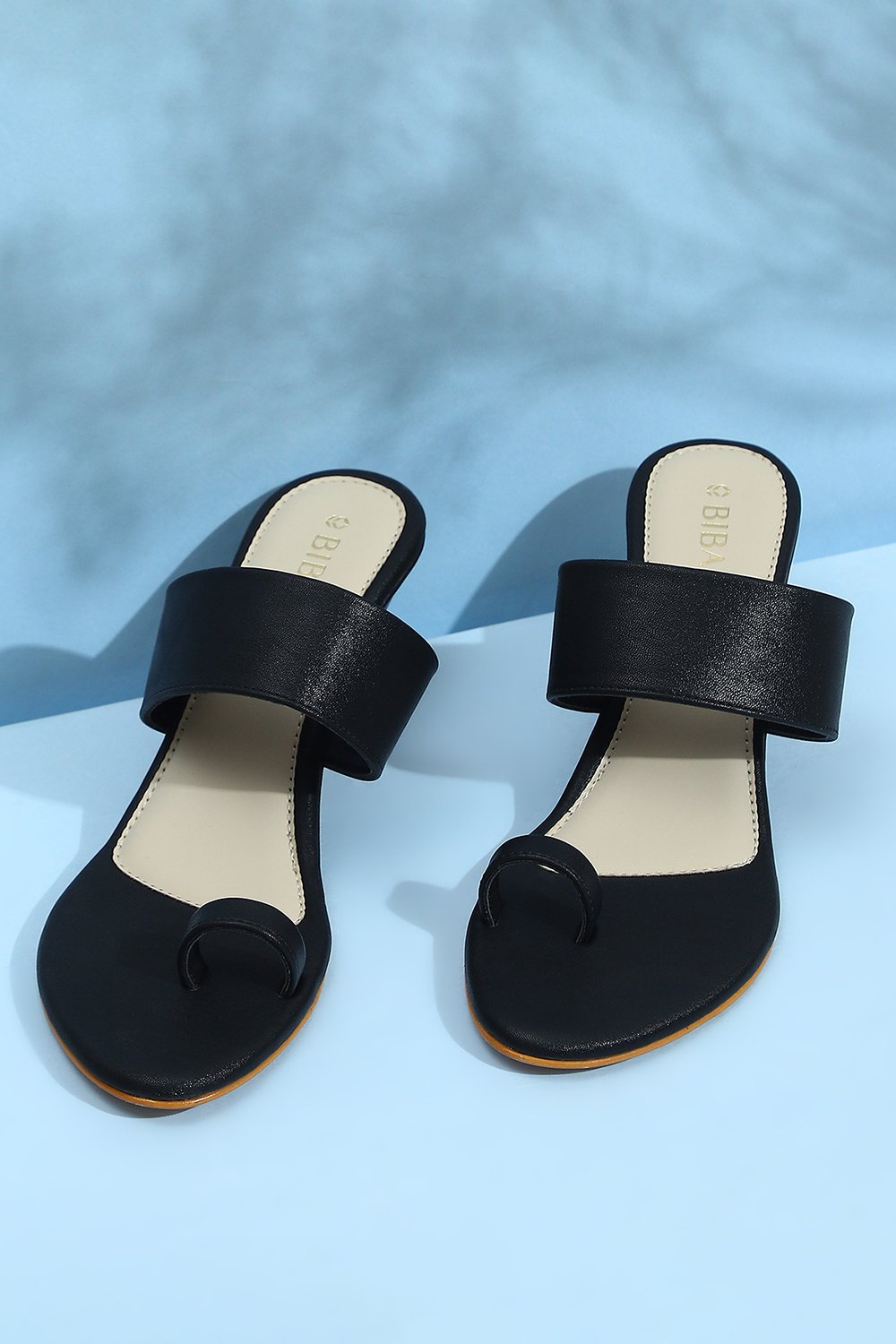 Black Pu Ring Toe Sandals image number 6