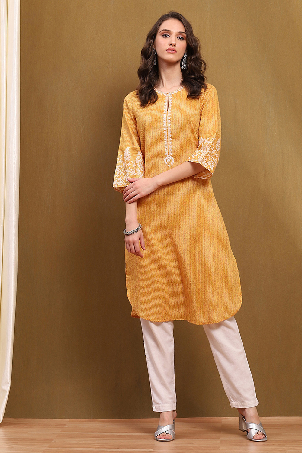 Mustard-Yellow Cotton Straight Kurta image number 5