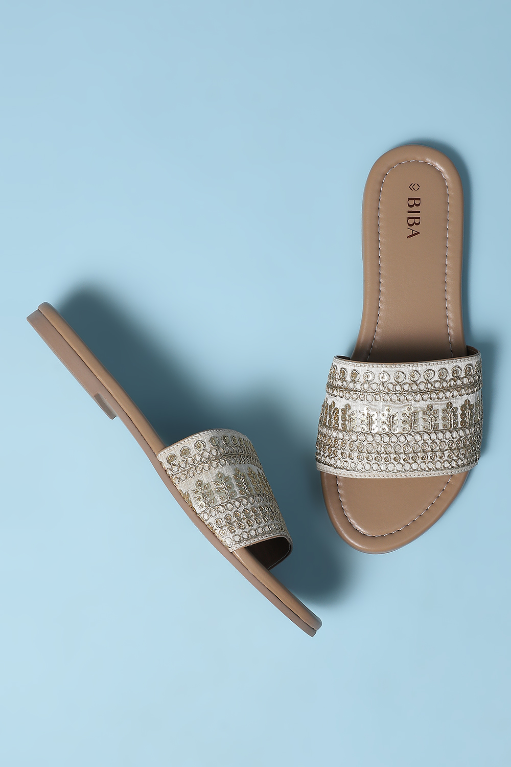 Off White Embroidered Sandals image number 2