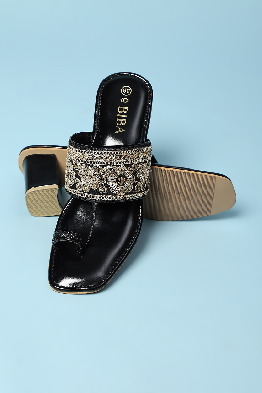 Black Embroidered Ring Toe Sandals image number 3