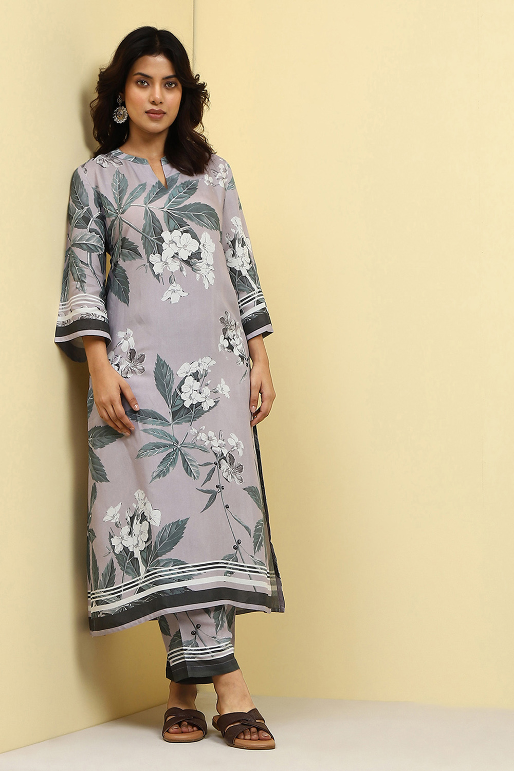 Yellow Floral Printed Shantoon Kurta Pants Set image number 6