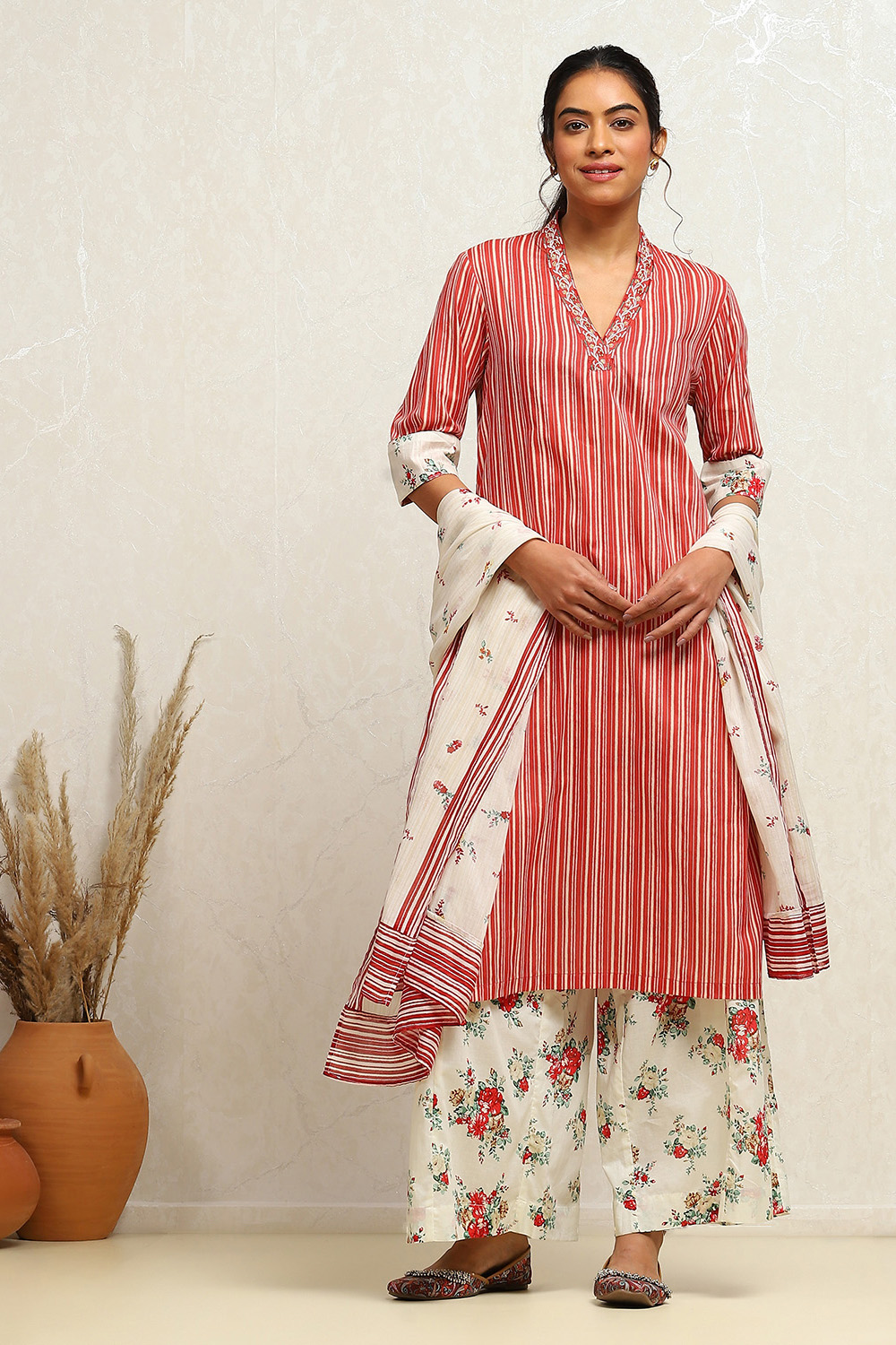 Red and Off-white Cotton Striped Straight Suit Set image number 6