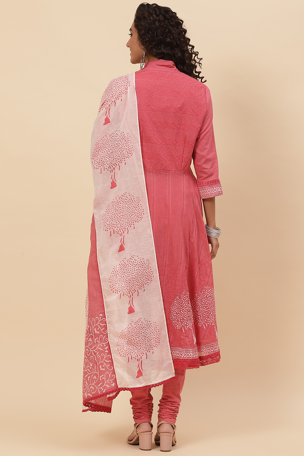 Buy Onion Pink Cotton Anarkali Kurta Churidar Suit Set (Kurta, Churidar,  Dupatta) for INR4995.00