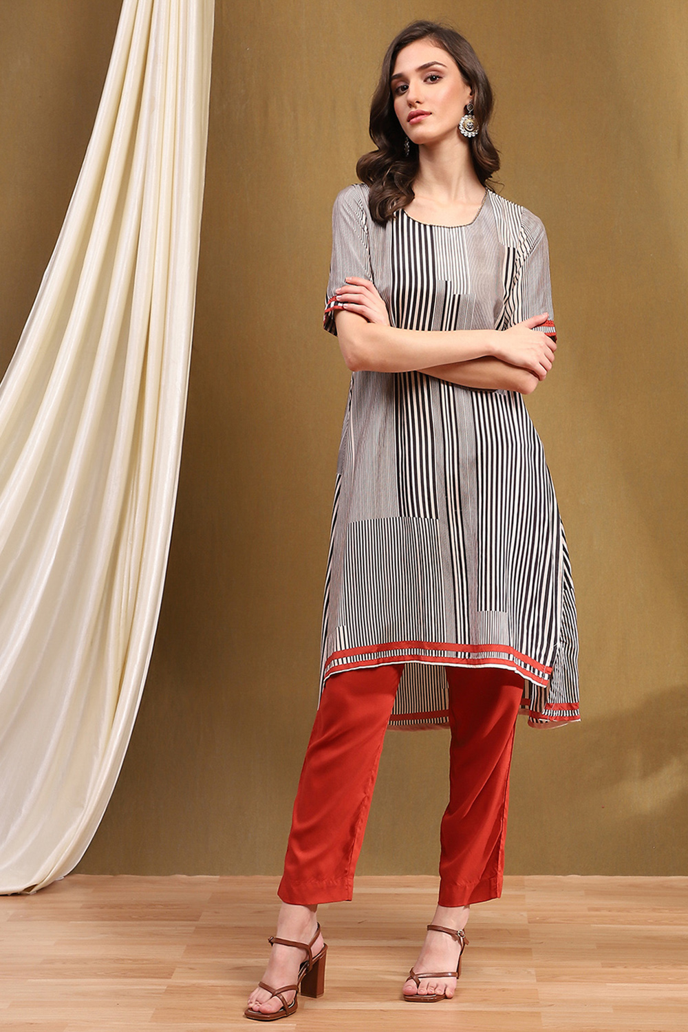 Black and White Striped High-Low A-Line Kurta image number 5