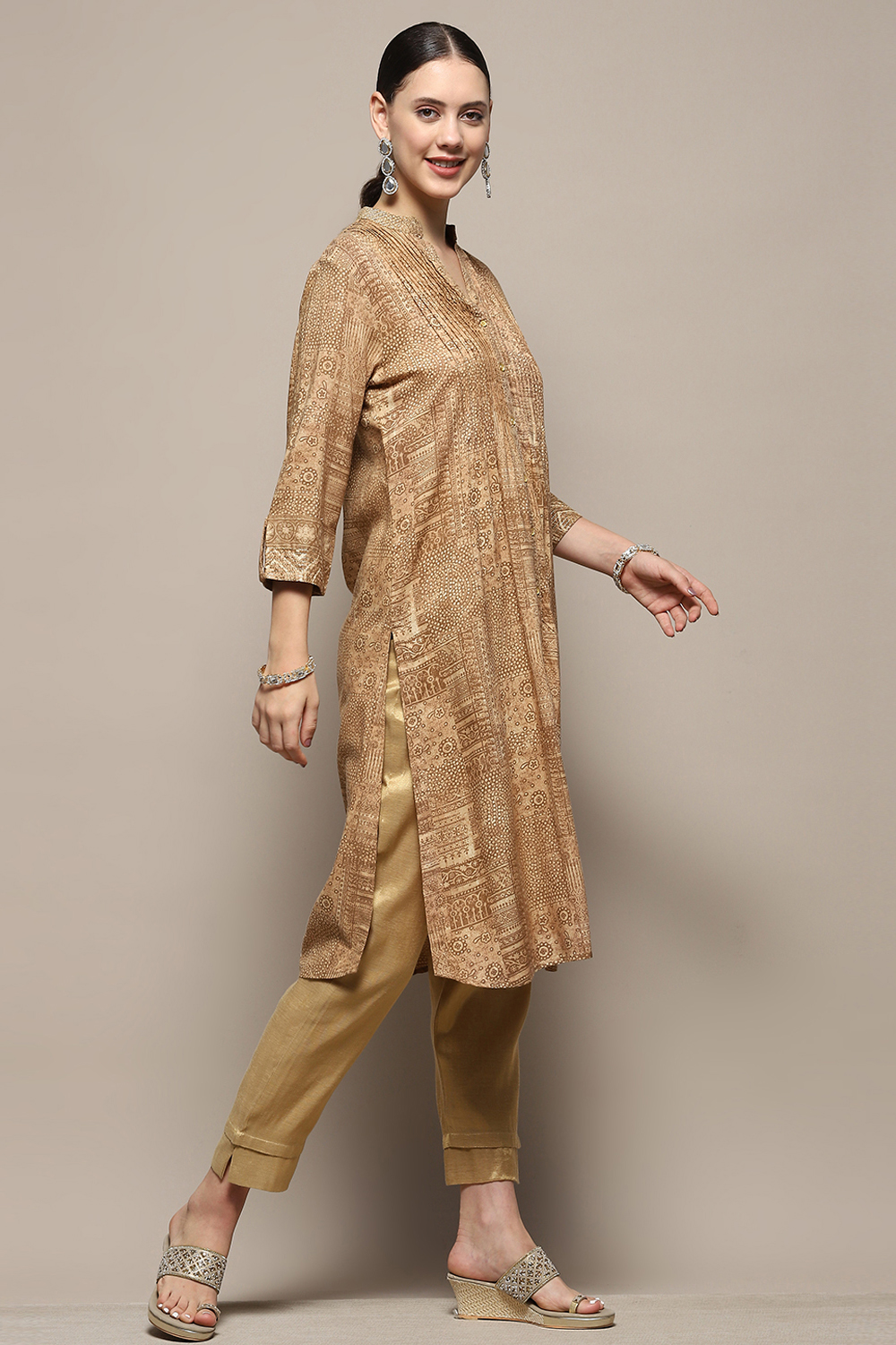 Beige Gathered Printed Straight Kurta image number 5